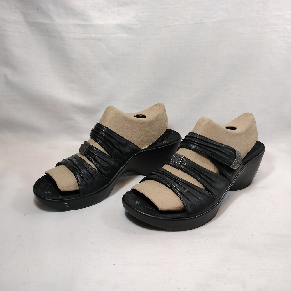 ABEO B.I.O.system Black Leather Strappy Wedge Sandals